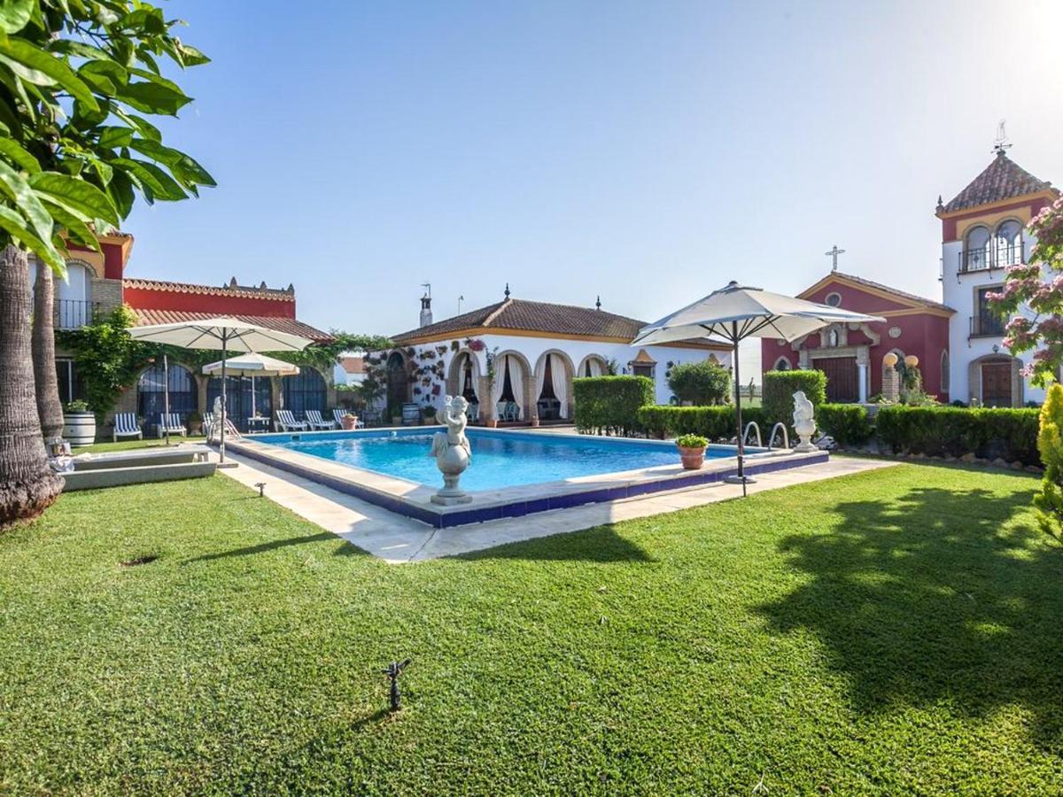 Sunny Villa Near Los Palacios Y Villafranca With Private Pool Zewnętrze zdjęcie